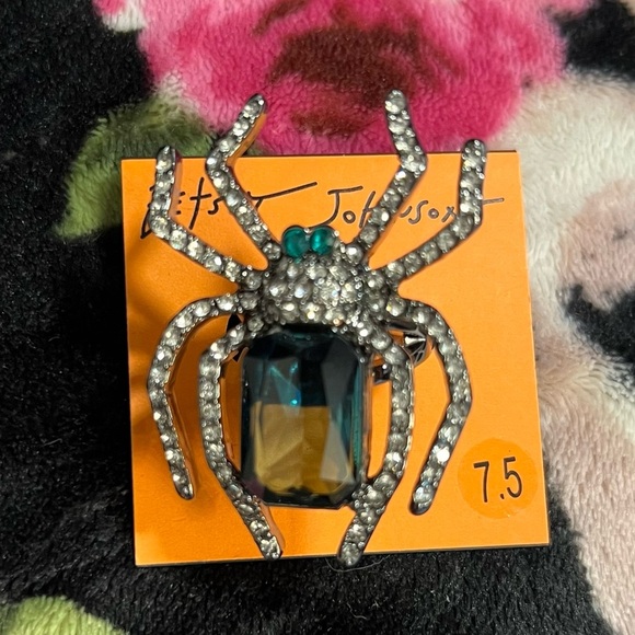 NWT- 🔥🕷️ BETSEY JOHNSON GORGEOUS SPIDER COCKTAIL RING SZ 7.5”🕷️🔥 - Picture 10 of 11